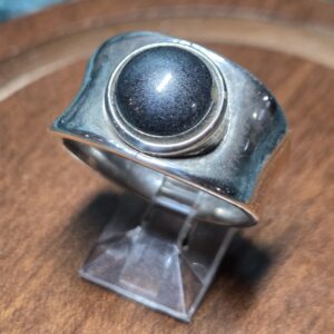 Wide Tapered Hematite